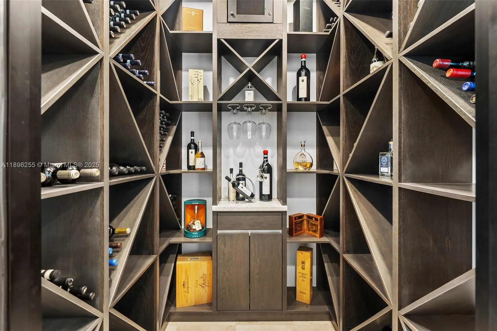 Pinecrest, Florida 33156, United States, 7 Bedrooms Bedrooms, ,8 BathroomsBathrooms,Residential,Active,227832