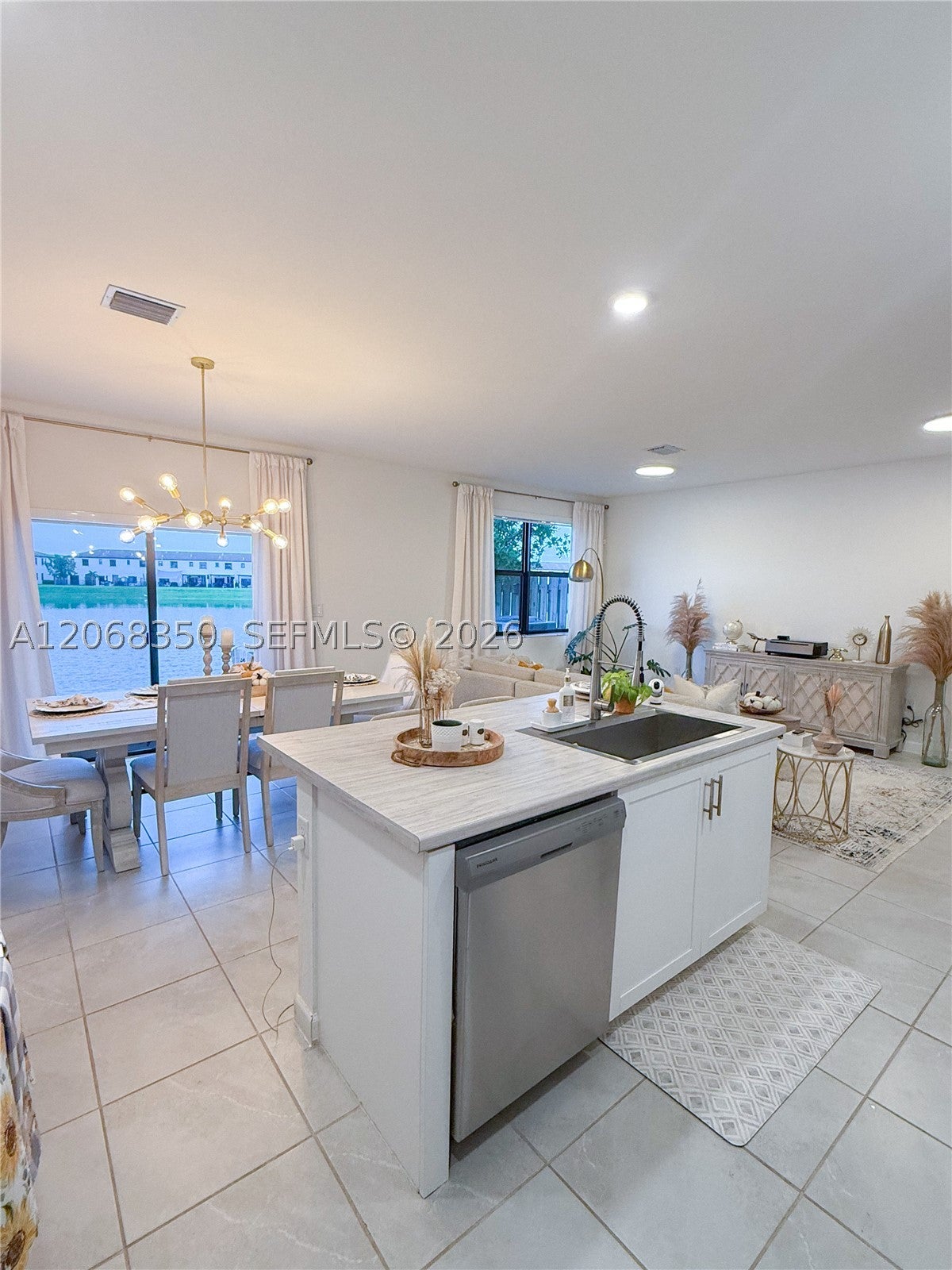 10095 SW 231 LN .
