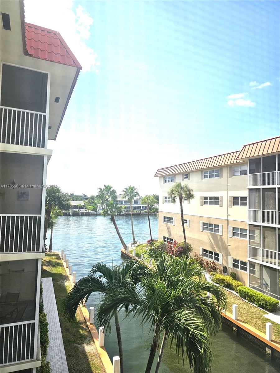 2097 S Ocean Dr 305