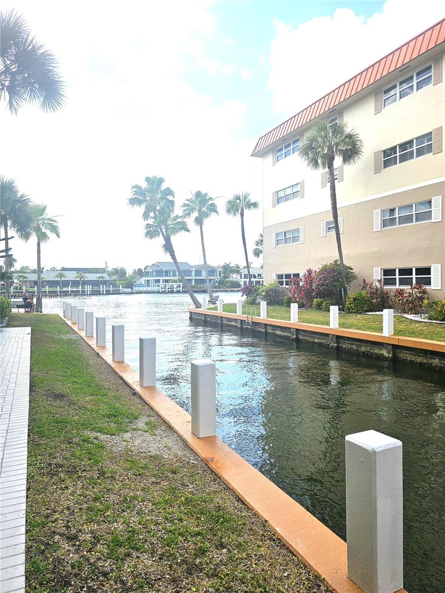 RIVIERA APTS SOUTH INC - Residential Lease