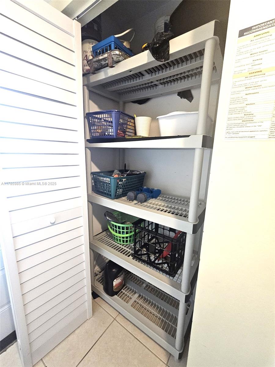 RIVIERA APTS SOUTH INC - Residential Lease