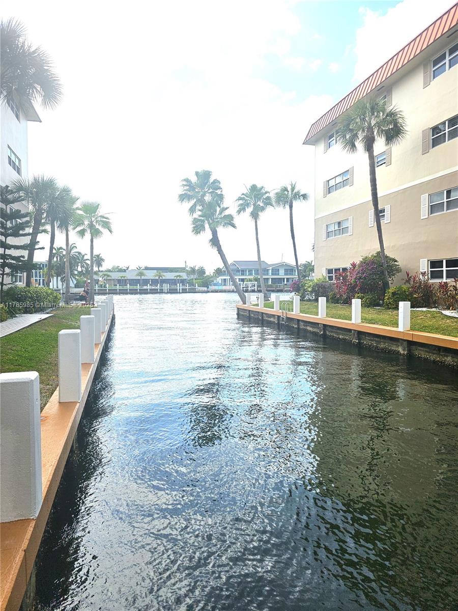 RIVIERA APTS SOUTH INC - Residential Lease