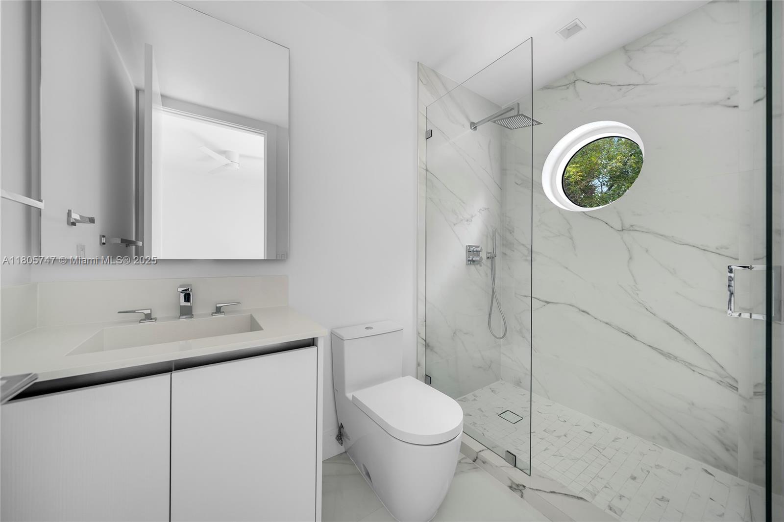 CONTINUUM ON SOUTH BEACH - Residential