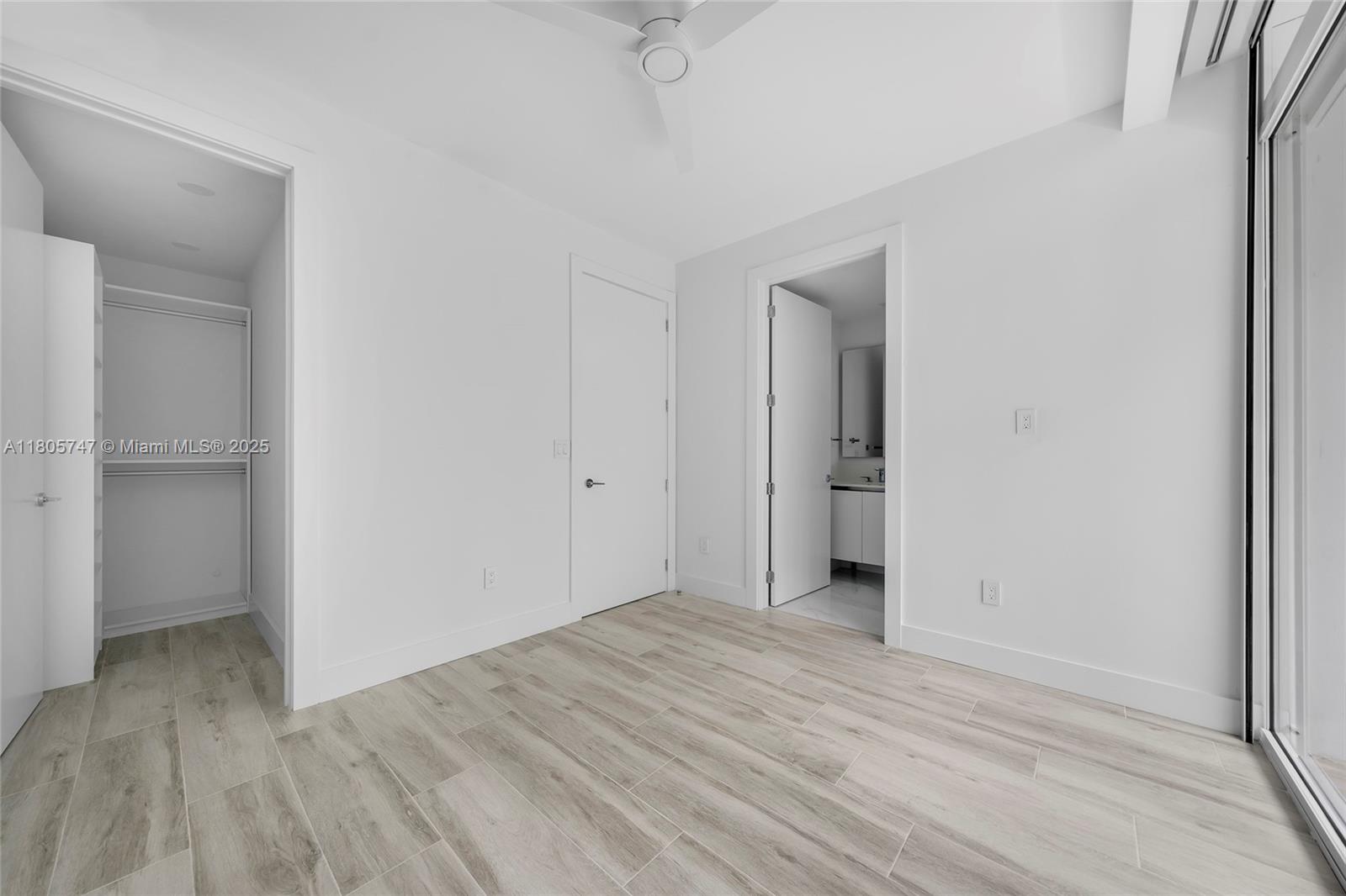 CONTINUUM ON SOUTH BEACH - Residential