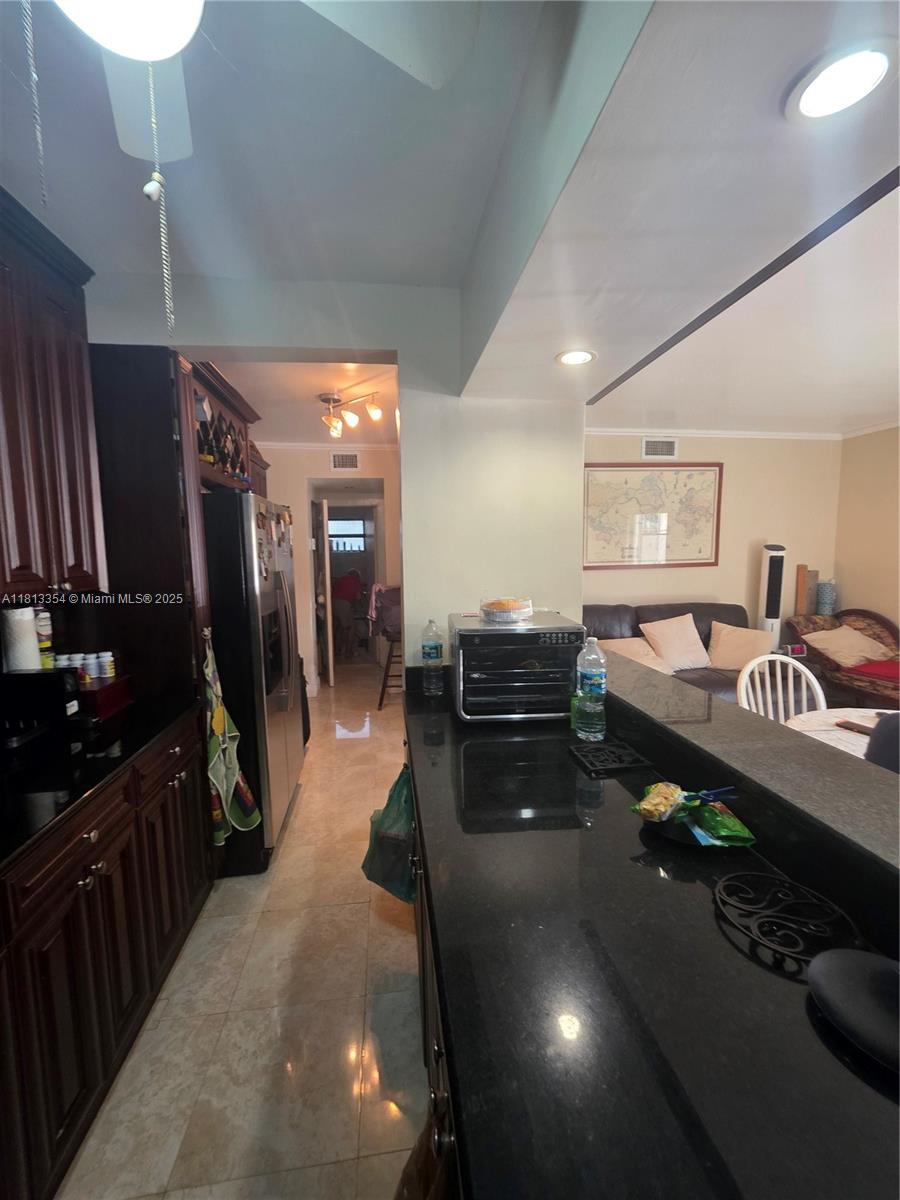 543 Meridian Ave 1
