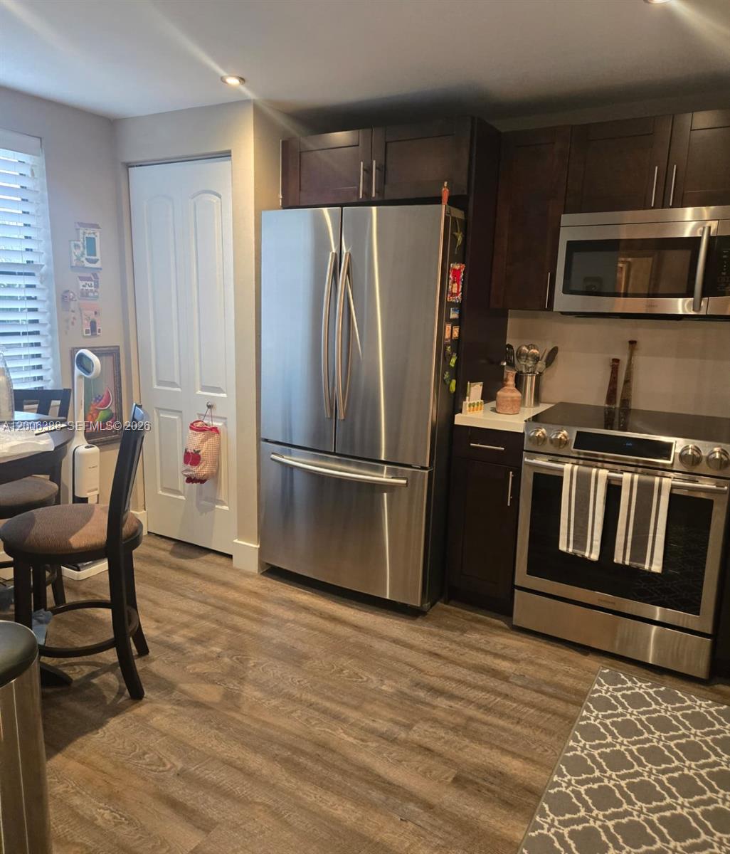 COLONY POINT 3 CONDO - Residential