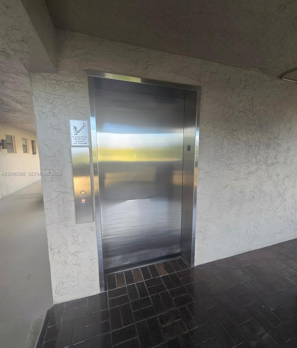 COLONY POINT 3 CONDO - Residential