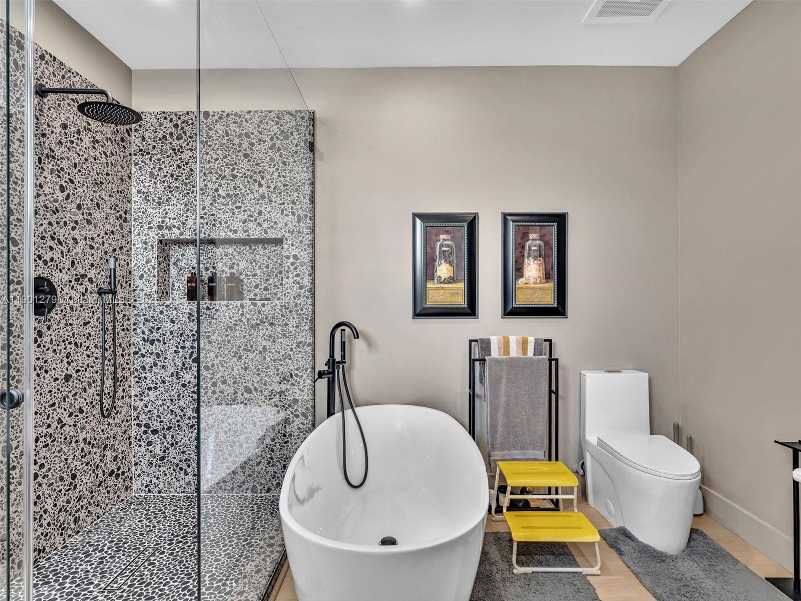 SPACE 01 CONDO - Residential Lease