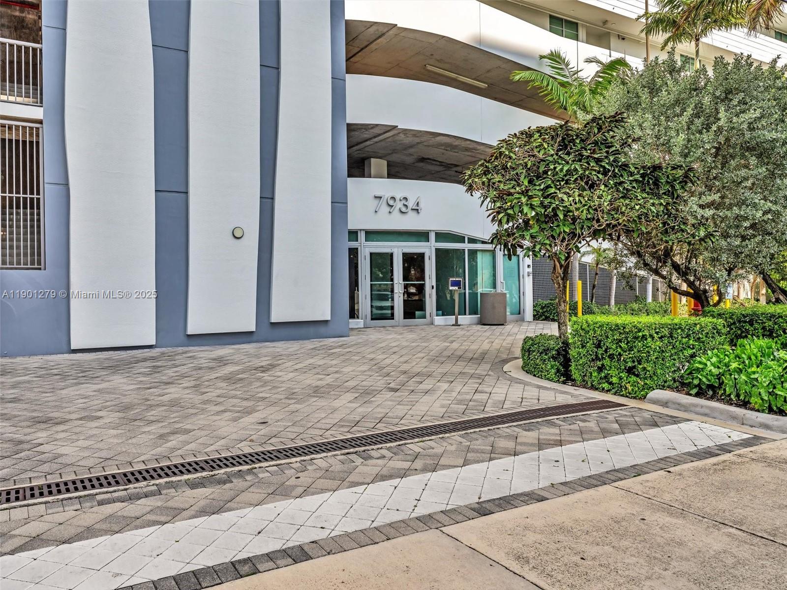 SPACE 01 CONDO - Residential Lease