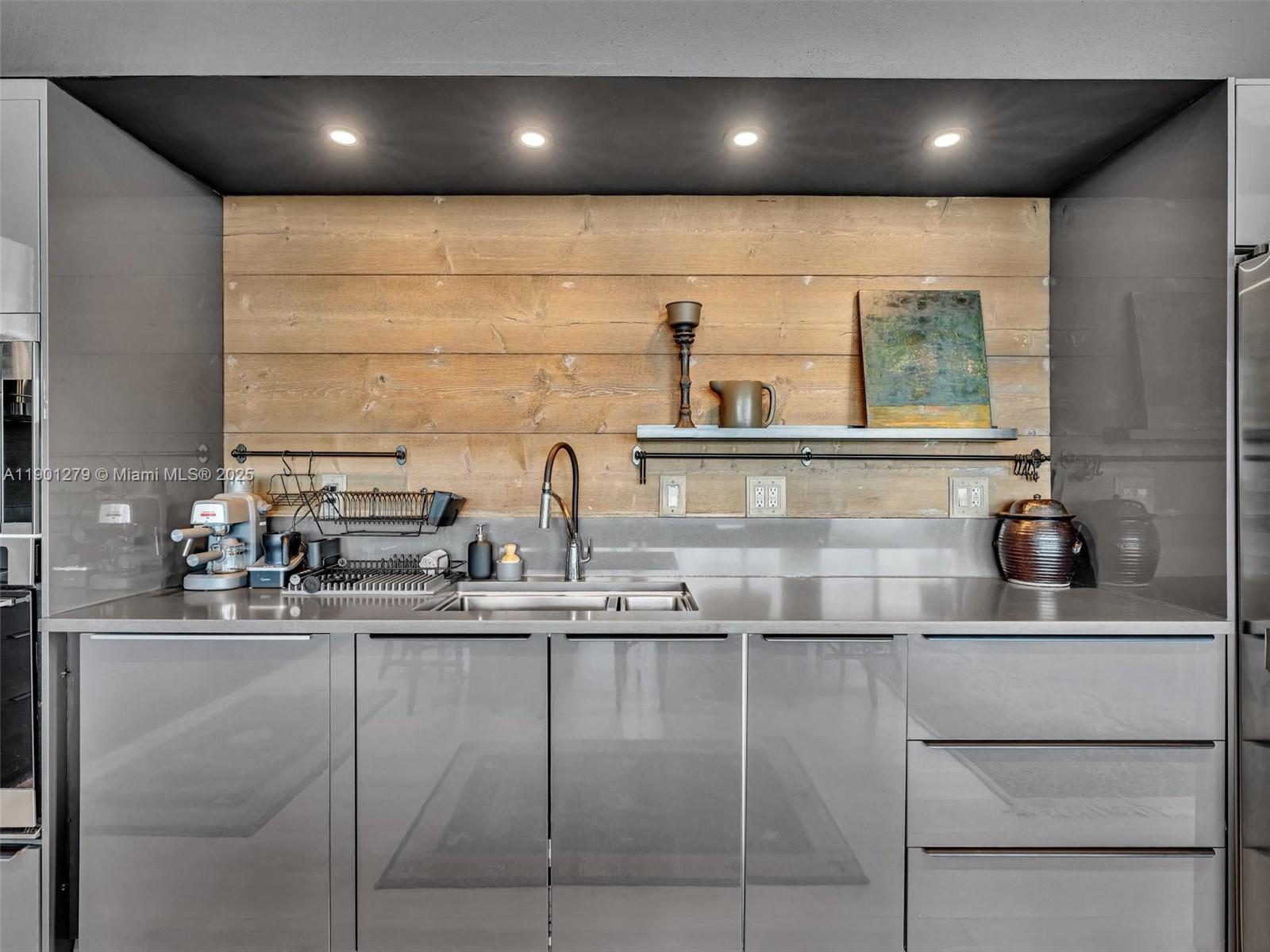 SPACE 01 CONDO - Residential Lease