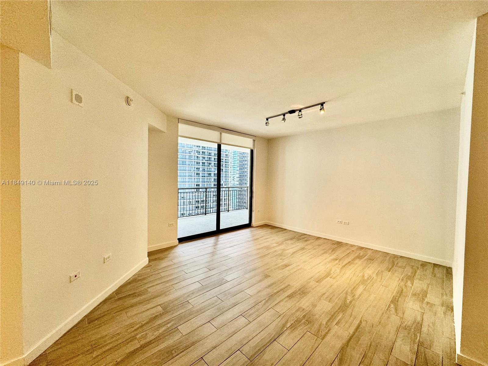 999 SW 1st Ave 2801