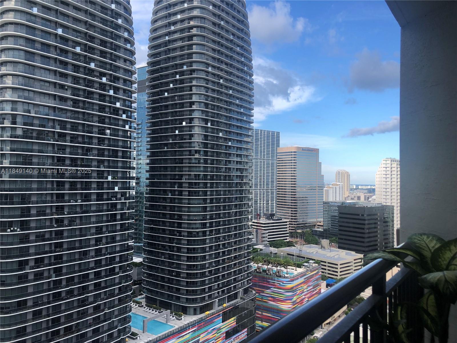 999 SW 1st Ave 2801