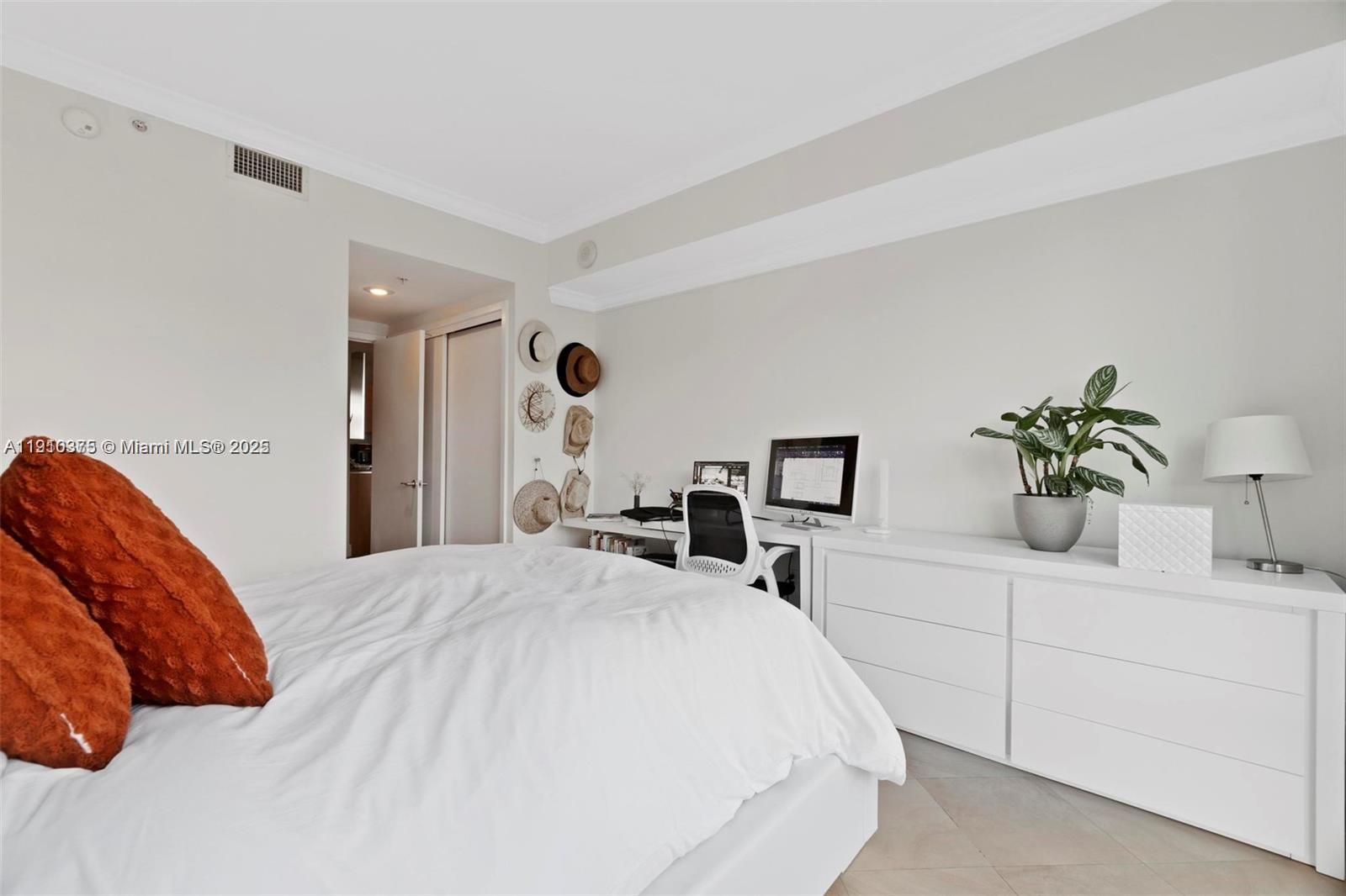 THE EMERALD AT BRICKELL C - Residential