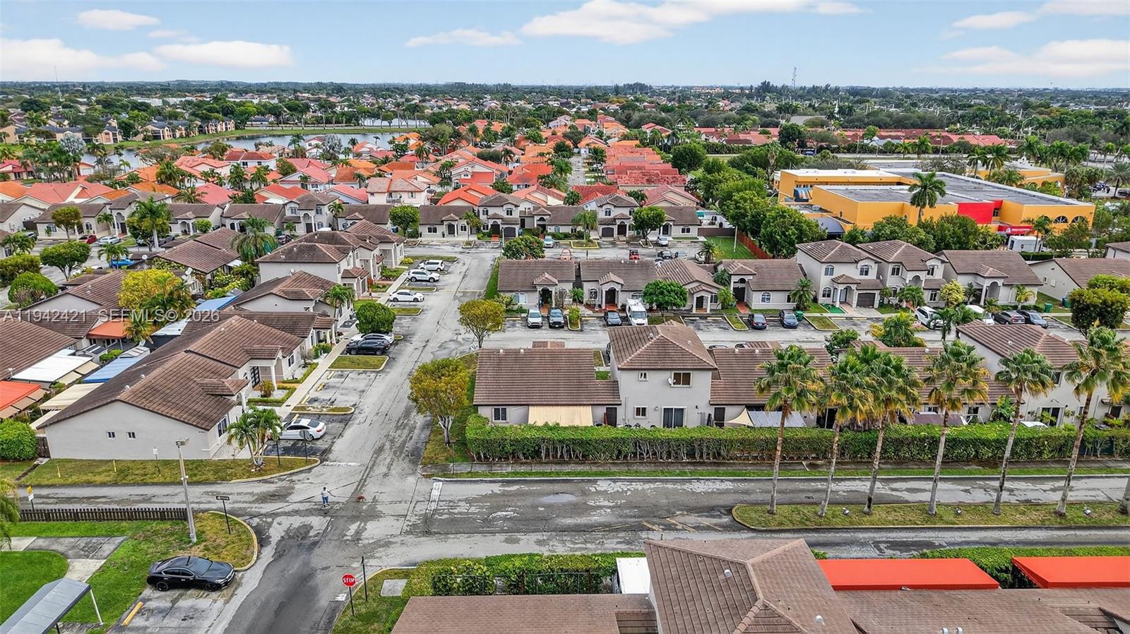 IBIS VILLA AT MIAMI GARDE - Residential