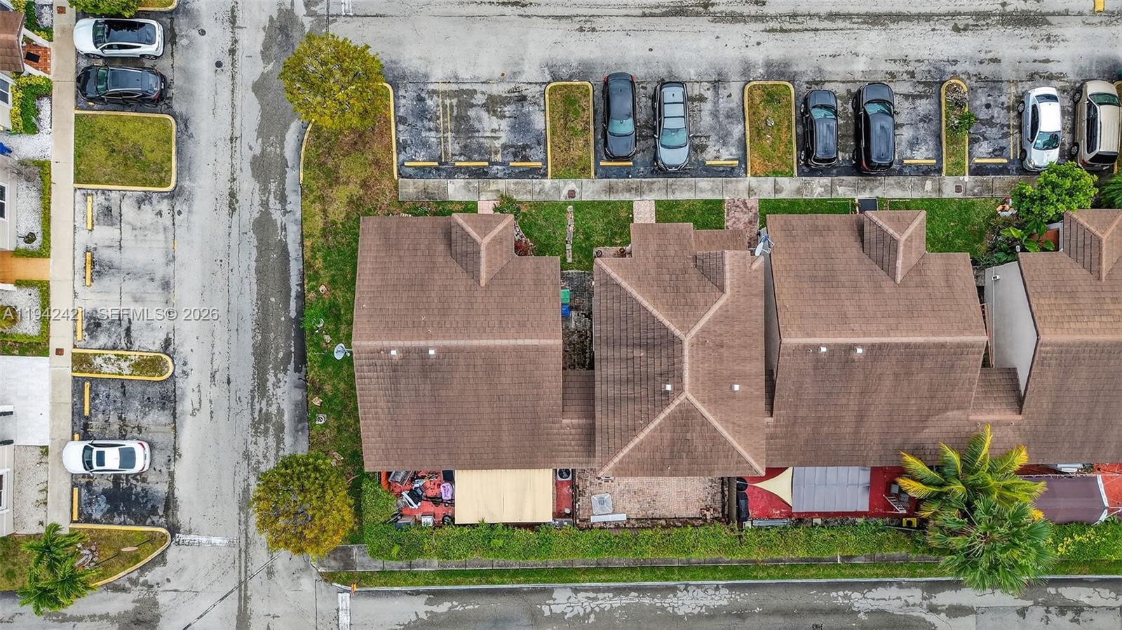 IBIS VILLA AT MIAMI GARDE - Residential