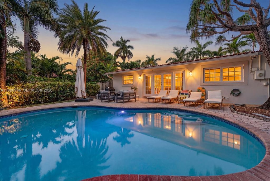 Photo of 1661 Bel Air Ave, Lauderdale By The Sea, FL 33062 (MLS # A11990994)