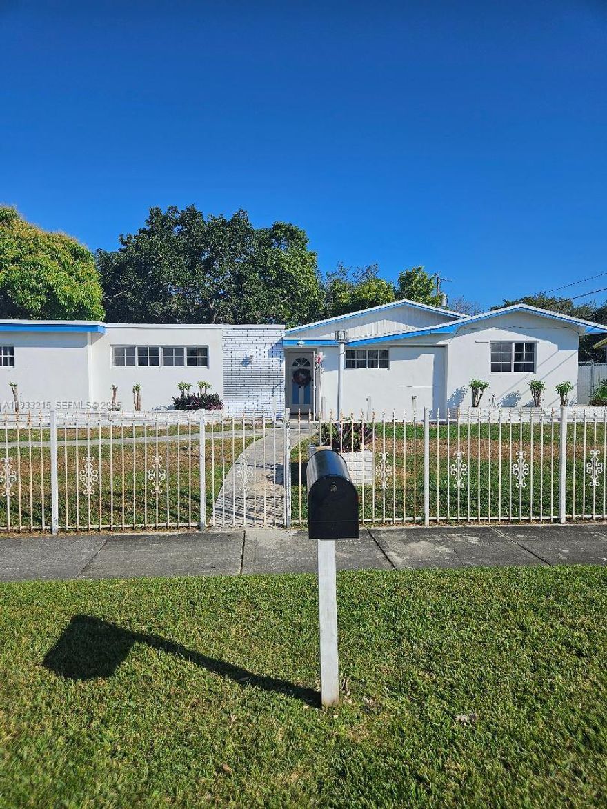 Large Corner Lot with Spacious Back yard and Pool. Great for Extended Family with additional room for In-Law quarters. Family Neighborhood and Great Location.  Easy to show with 24 hours' notice.