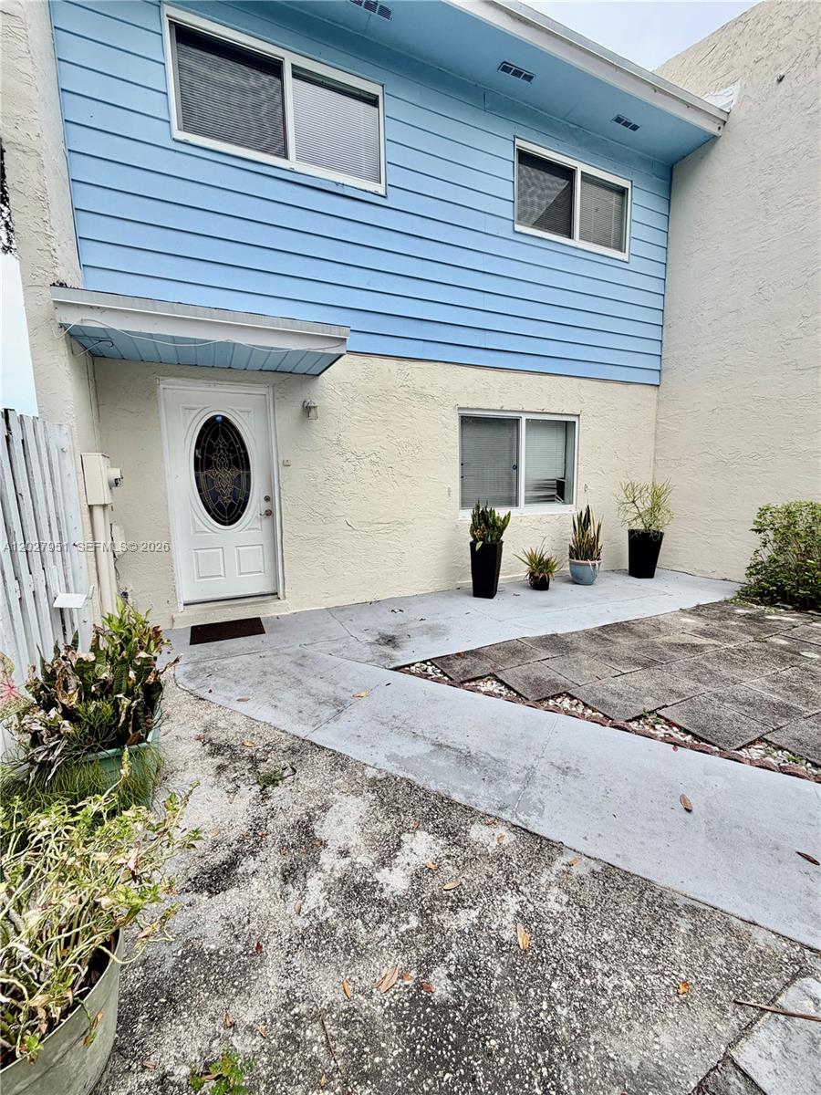 View photos, virtual tours, details... 22334 SW 103rd Ct 0