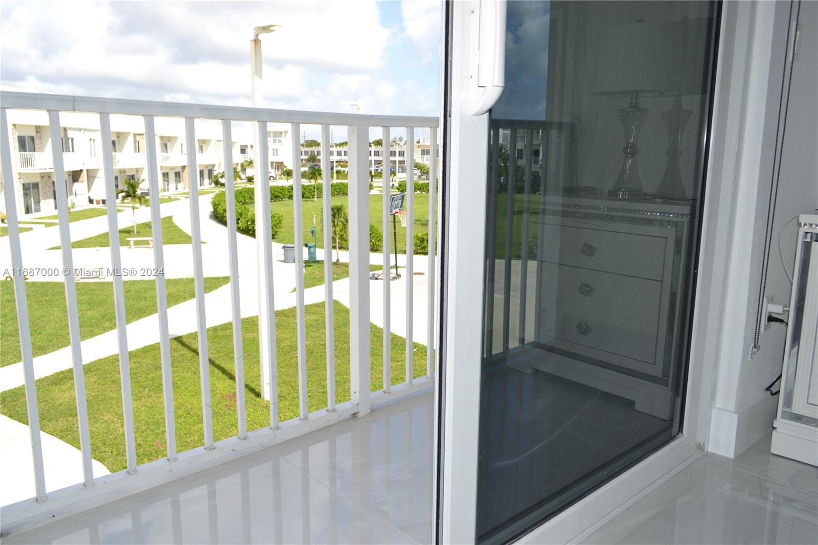 PARADISE GARDENS - Residential