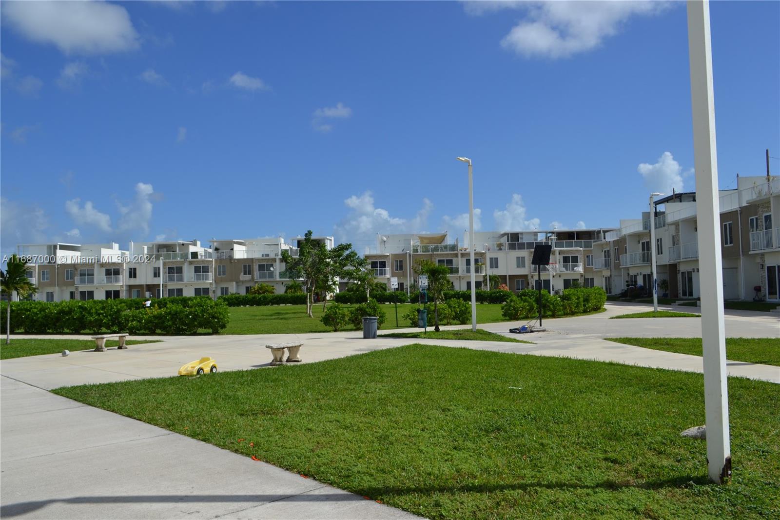 PARADISE GARDENS - Residential