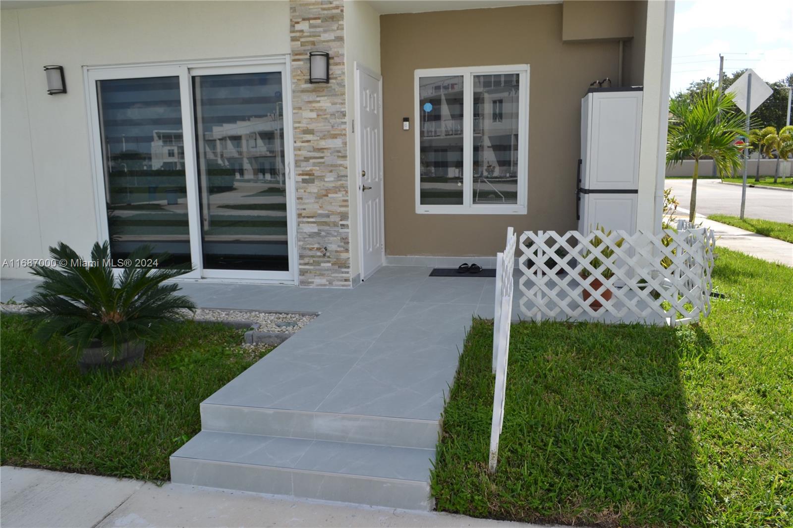 PARADISE GARDENS - Residential