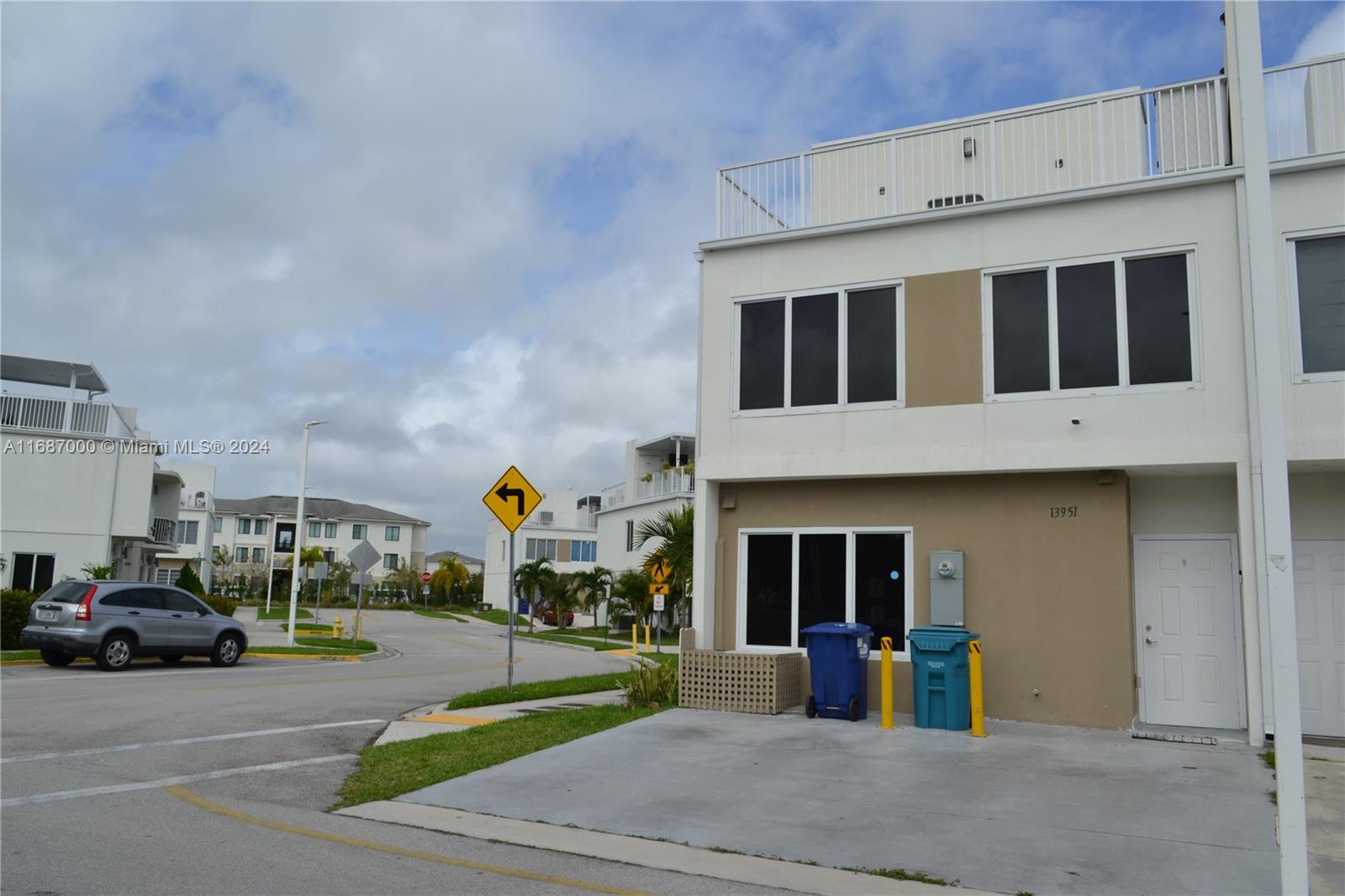 PARADISE GARDENS - Residential
