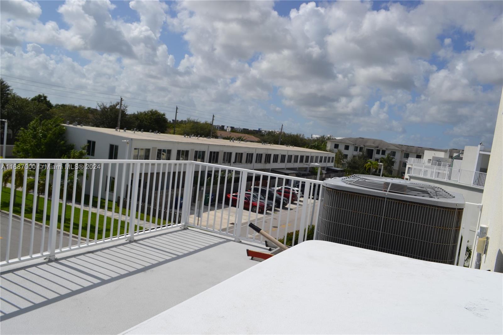 PARADISE GARDENS - Residential