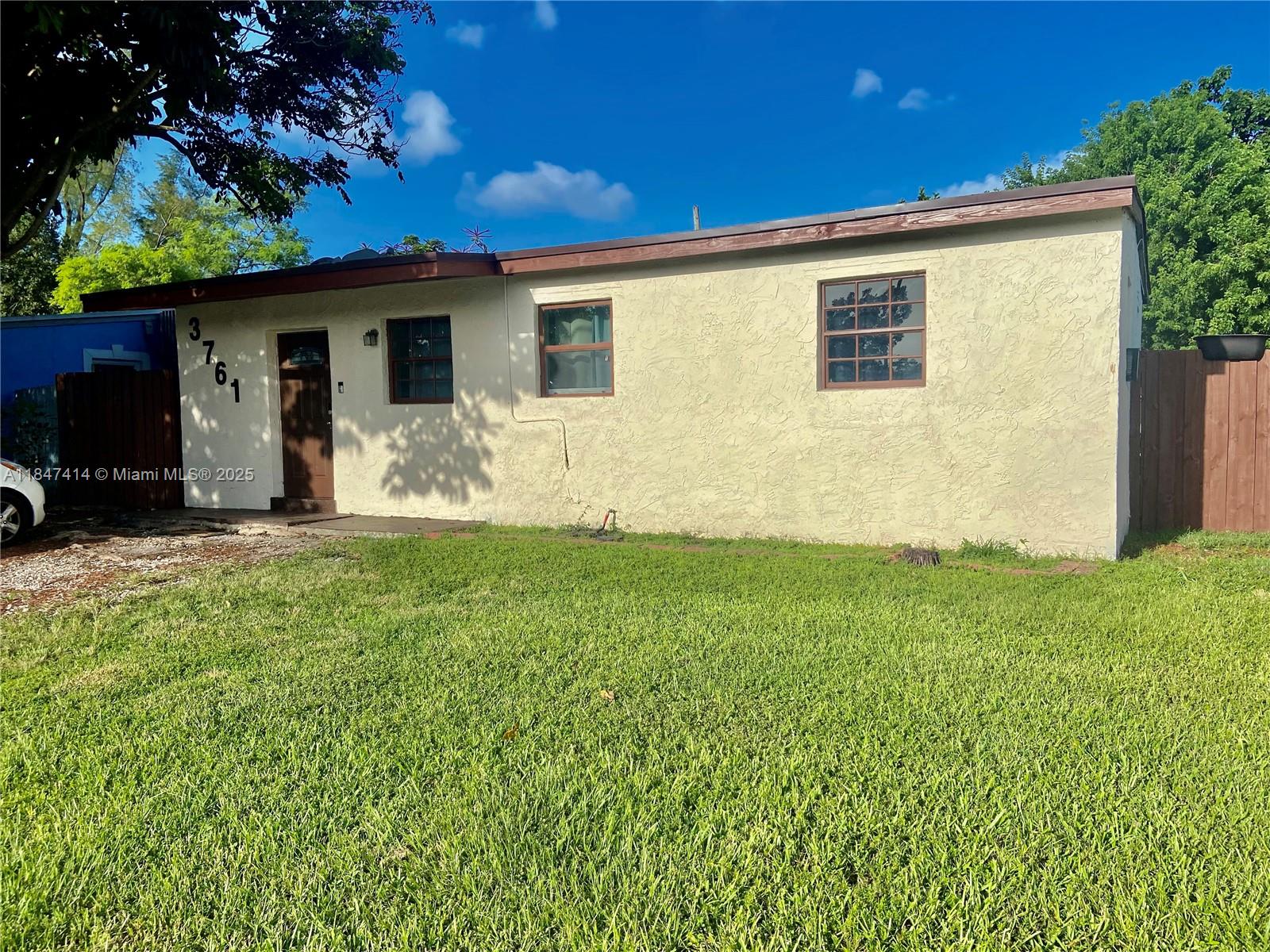 Beautifully Renovated 3-Bedroom Home for Rent!
This charming 3-bedroom, 1-bathroom residence features a brand-new kitchen and updated bathroom, offering modern comfort and style. Enjoy a spacious backyard filled with fruit trees, a convenient storage shed, and a tankless water heater for energy efficiency. Washer and dryer included. Ideally located near Aventura Mall, with quick access to major highways and airports—perfect for commuters and shoppers alike. Don't miss this move-in-ready gem in a prime location!