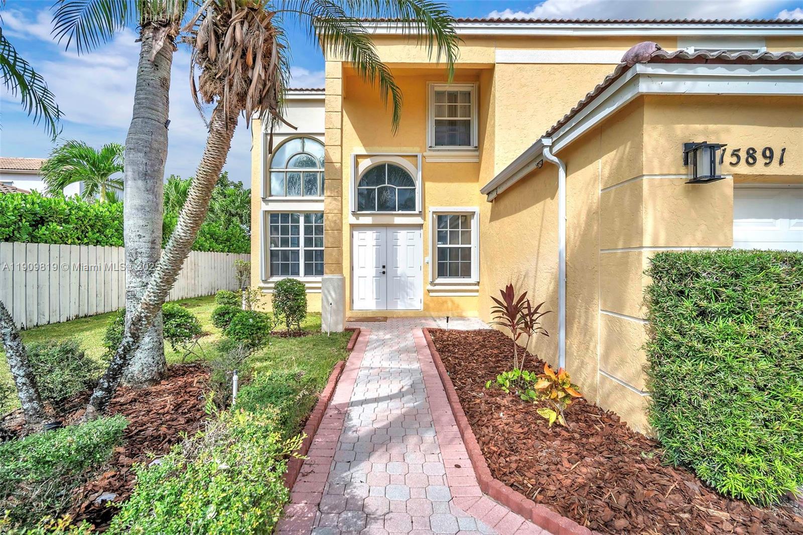 TOWNGATE - Residential Lease