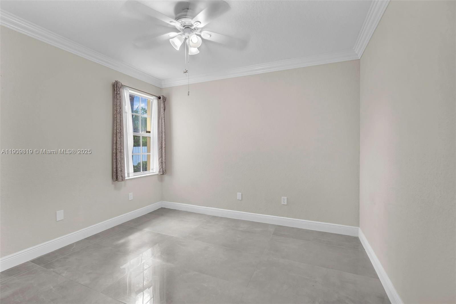 TOWNGATE - Residential Lease