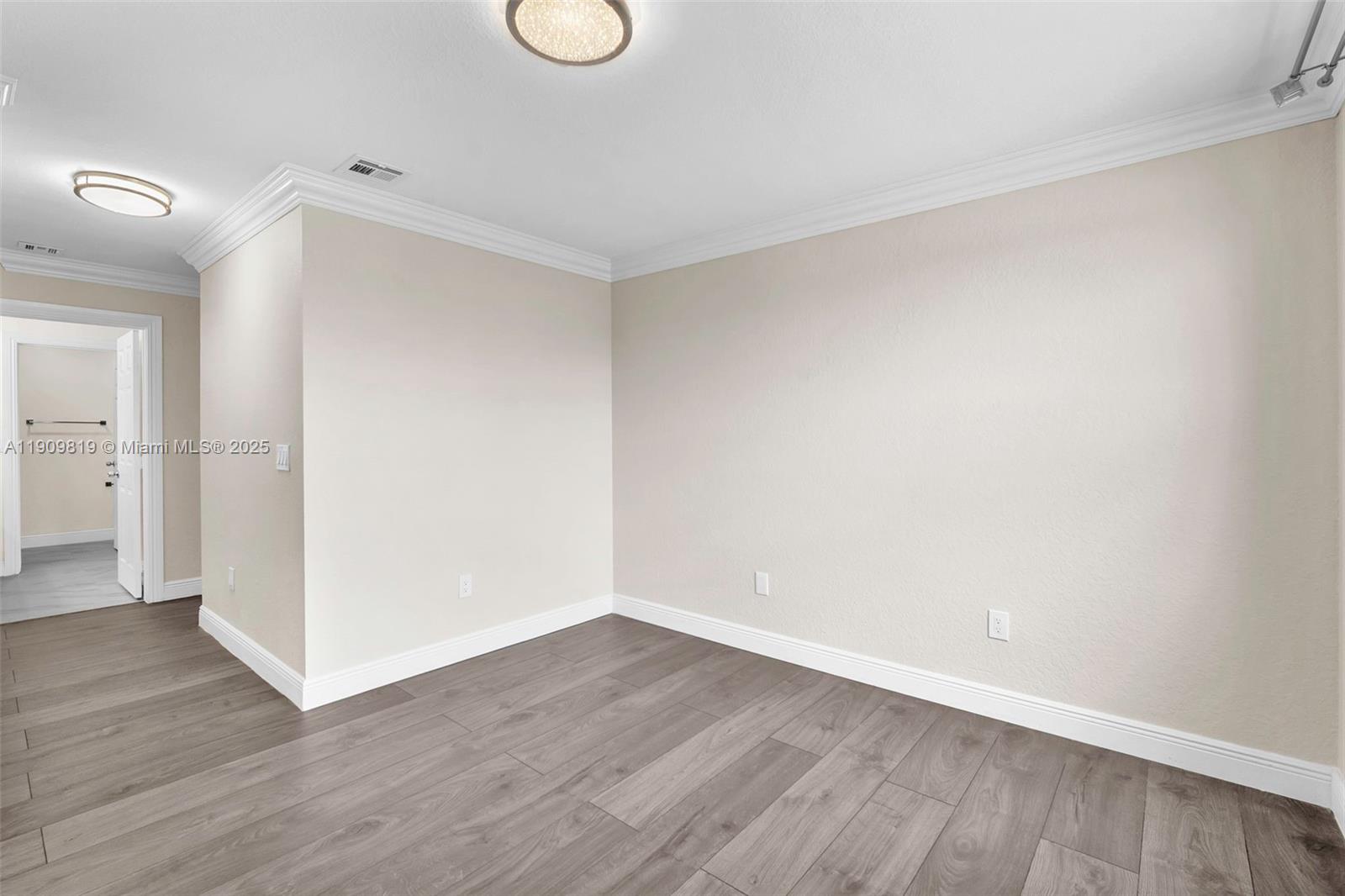 TOWNGATE - Residential Lease