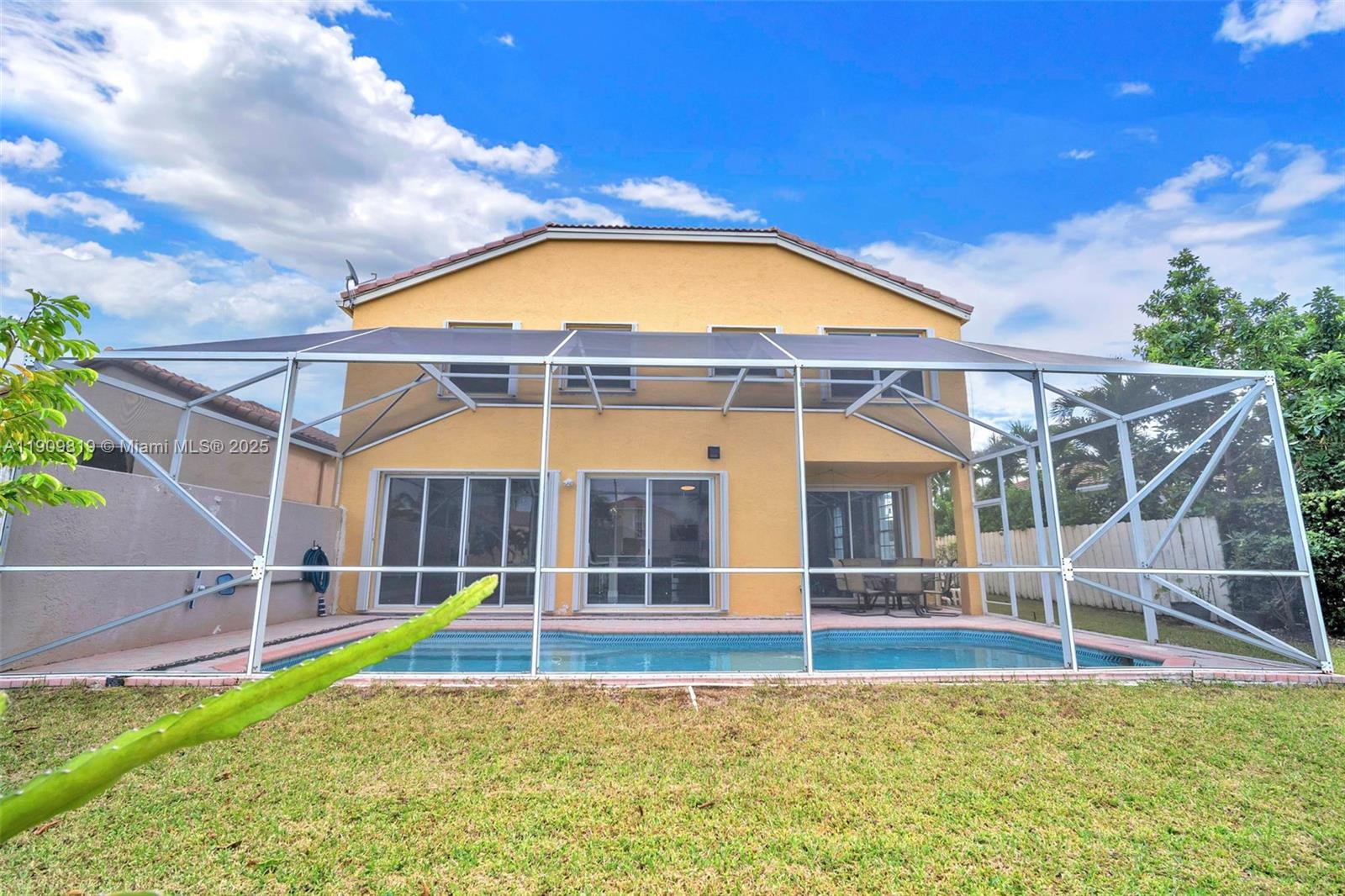 TOWNGATE - Residential Lease