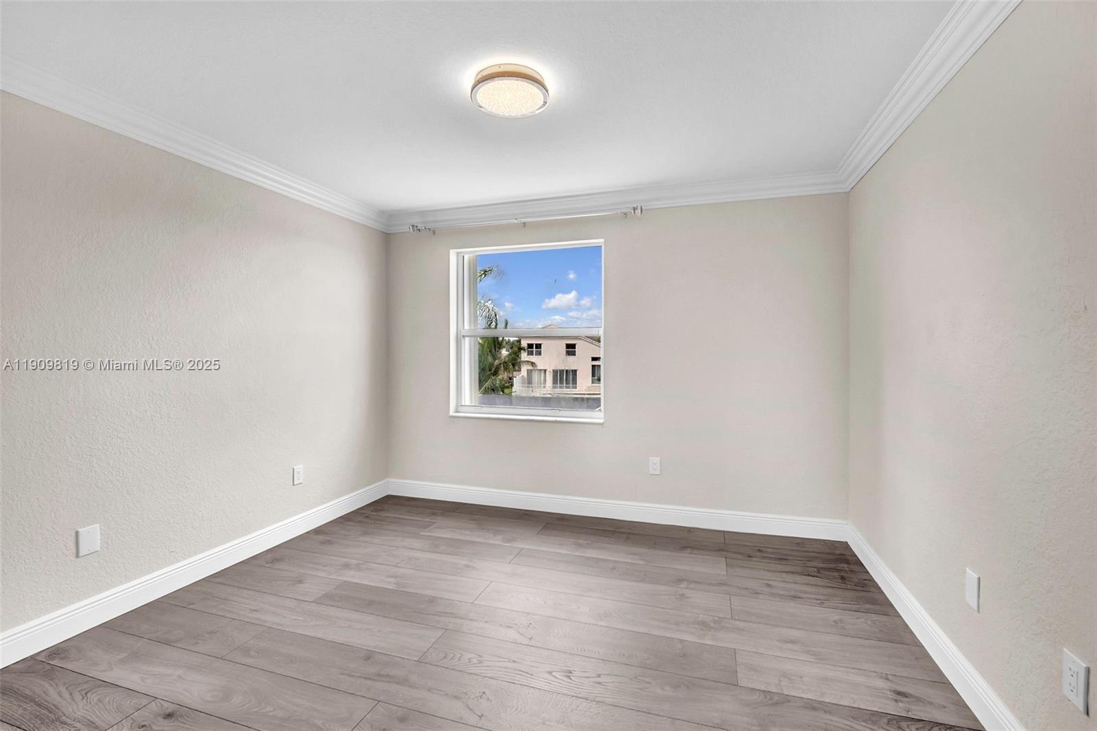 TOWNGATE - Residential Lease