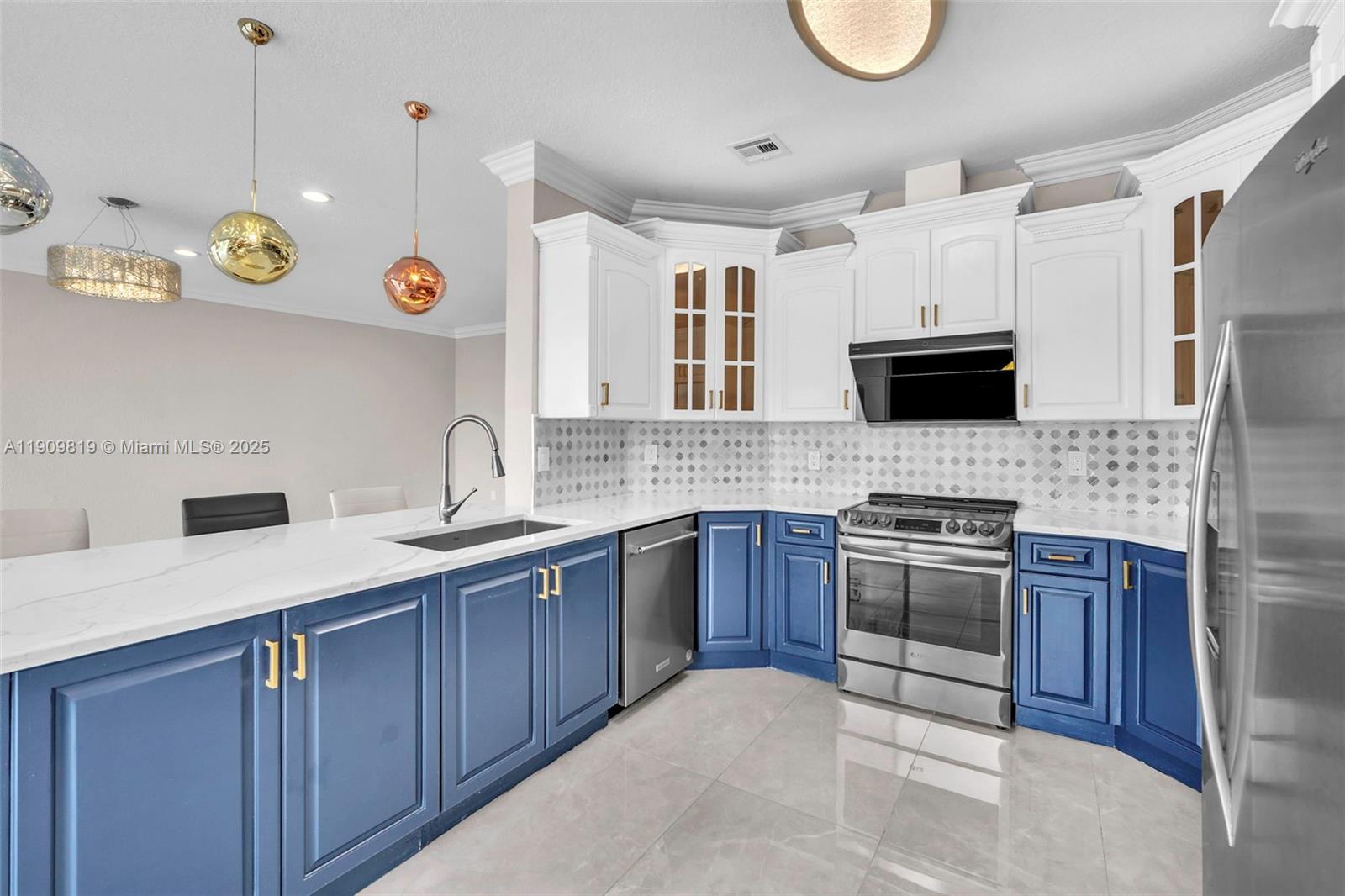 TOWNGATE - Residential Lease