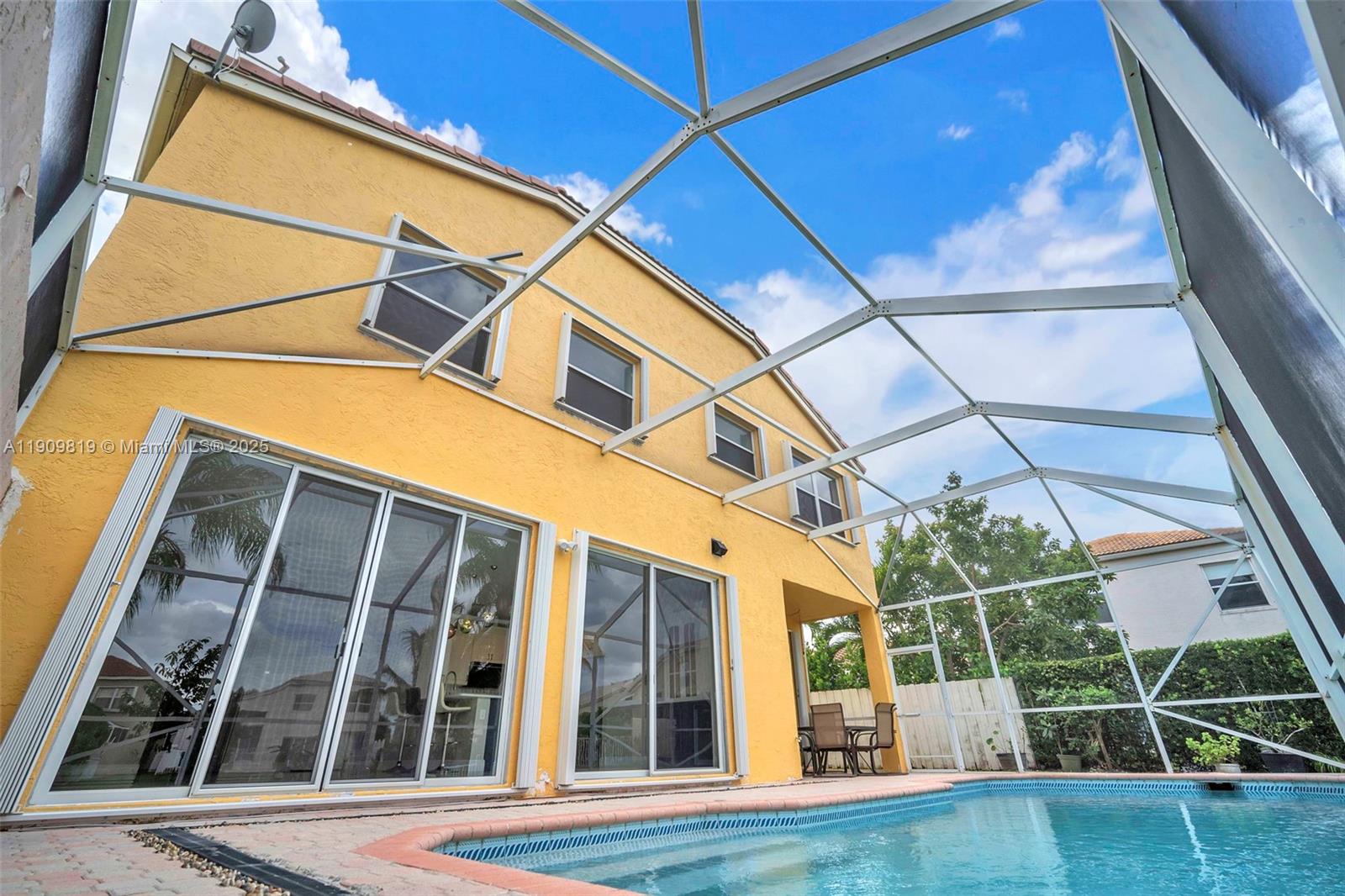 TOWNGATE - Residential Lease