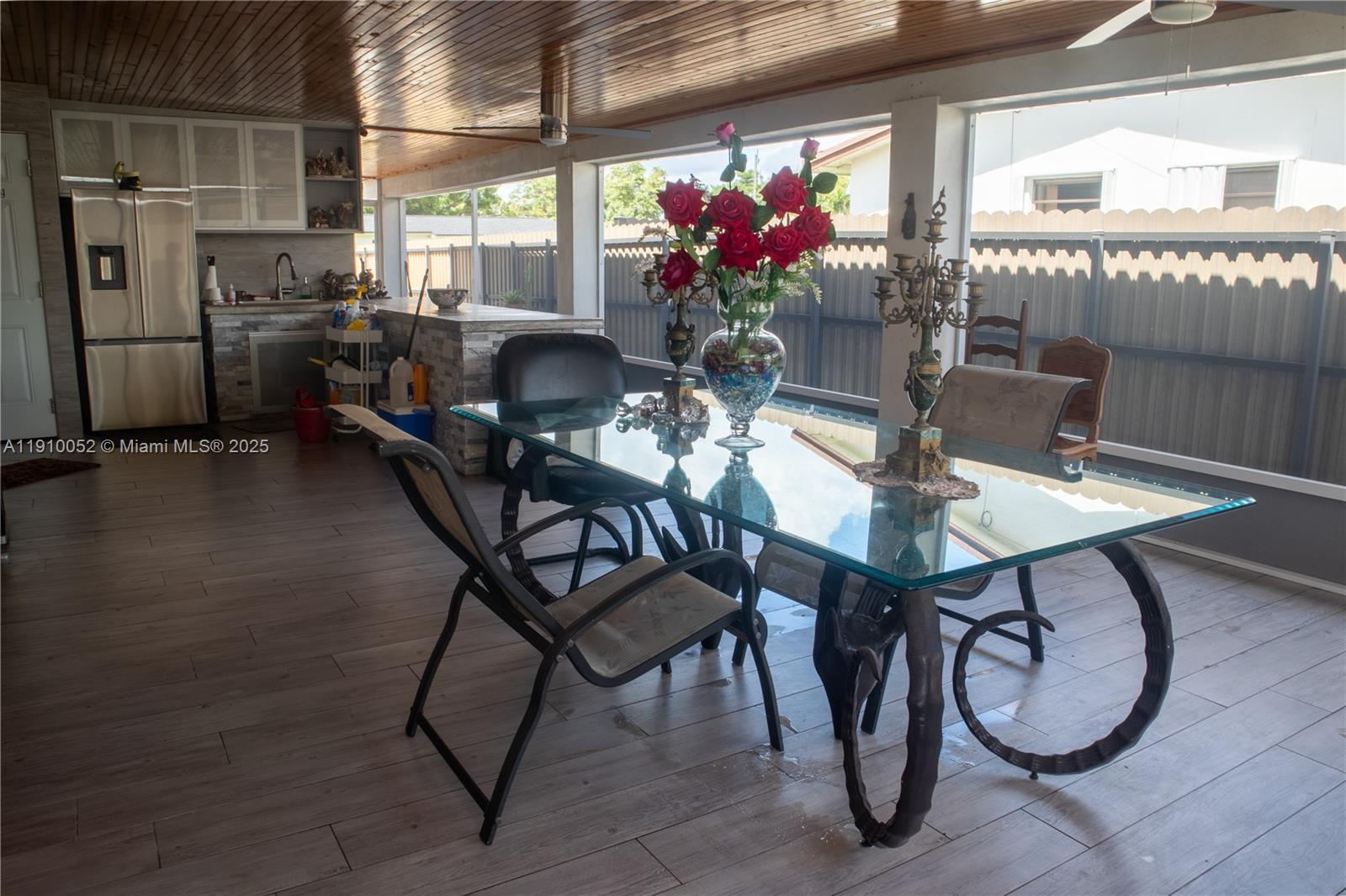 LEE GROVE ESTS - Residential