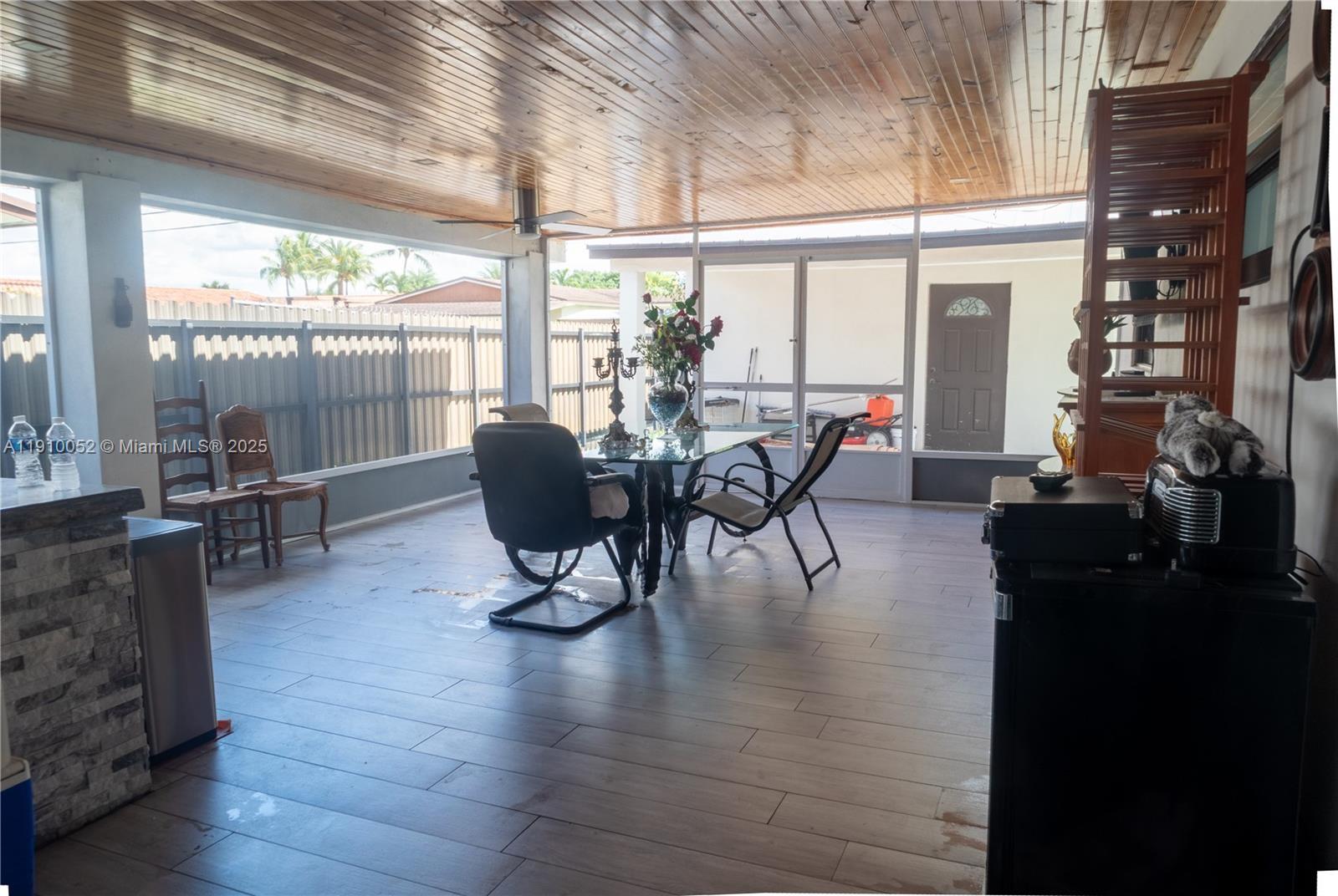 LEE GROVE ESTS - Residential