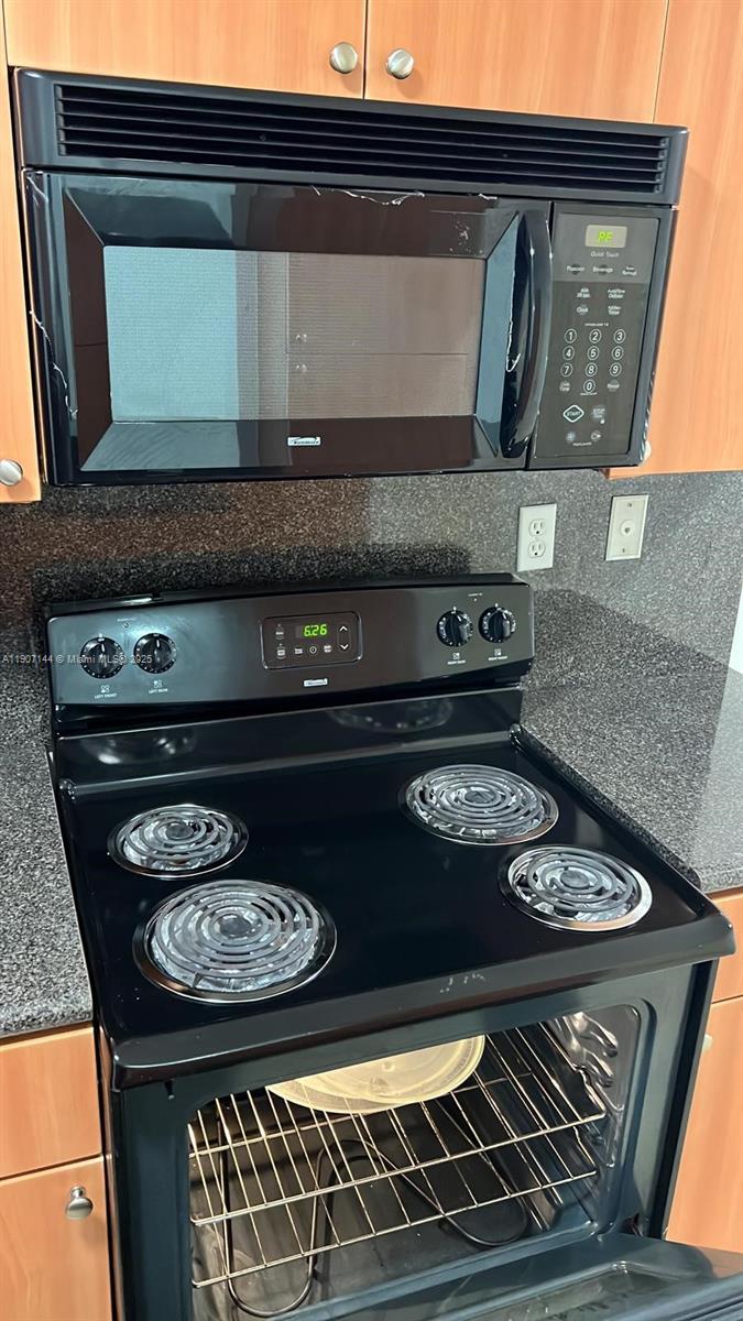 THE GREENS AT DORAL CONDO - Residential Lease