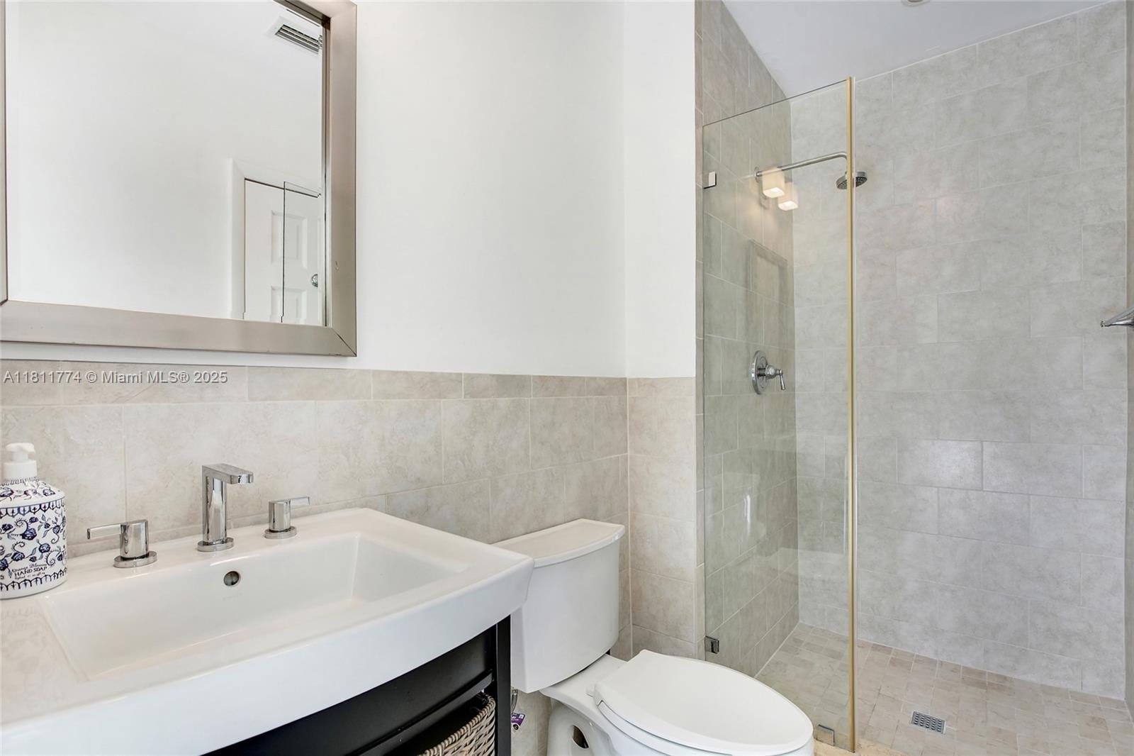 ROYAL PALM HARBOR 3RD ADD - Residential Lease