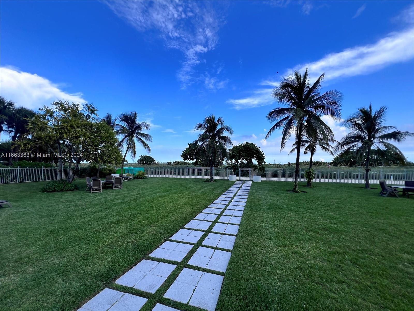 9511 Collins Ave 408