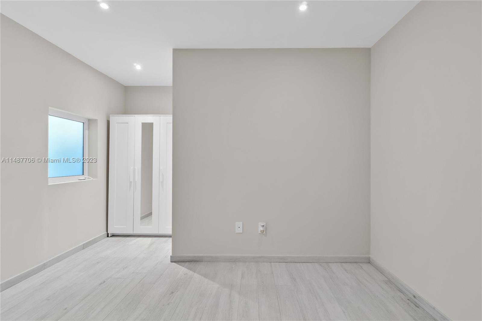 BISCAYNE ISL - Residential