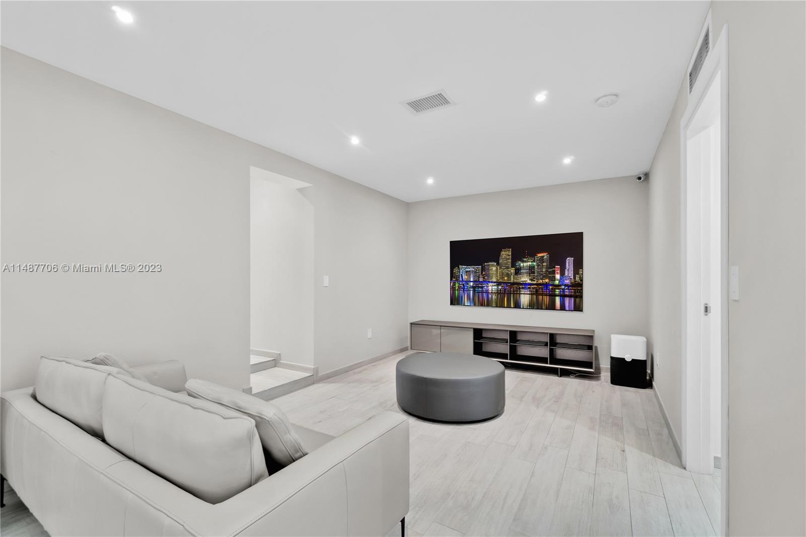 BISCAYNE ISL - Residential