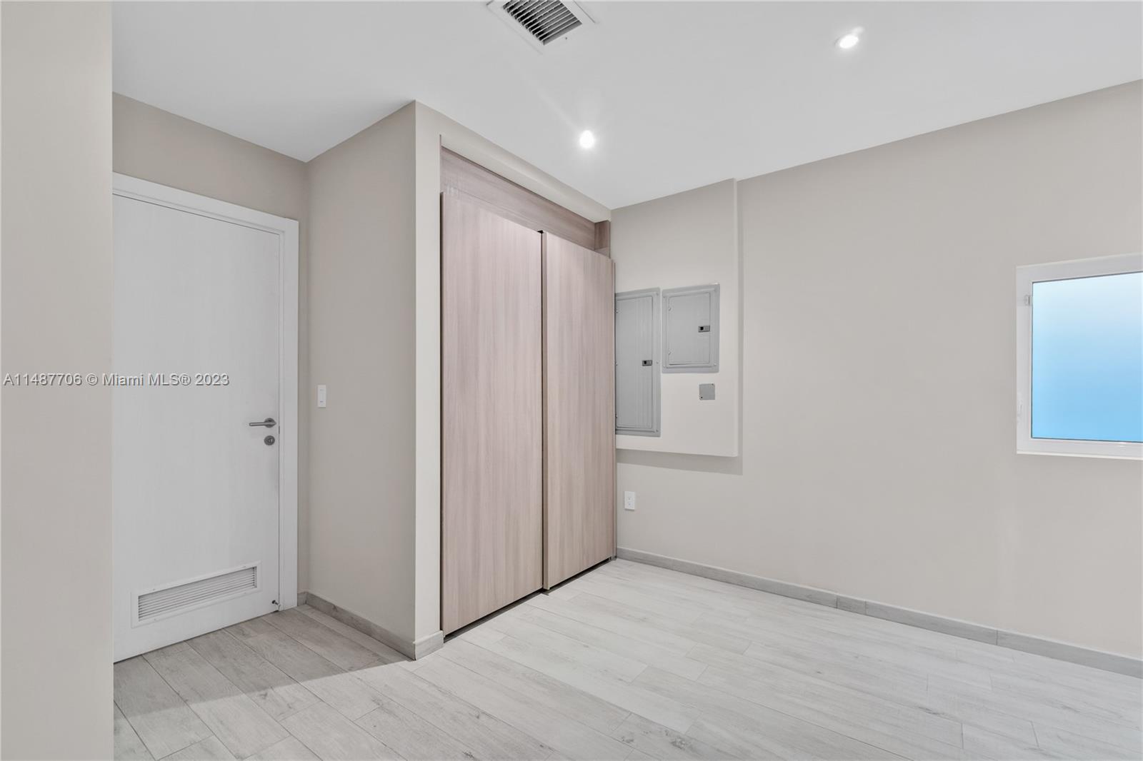 BISCAYNE ISL - Residential