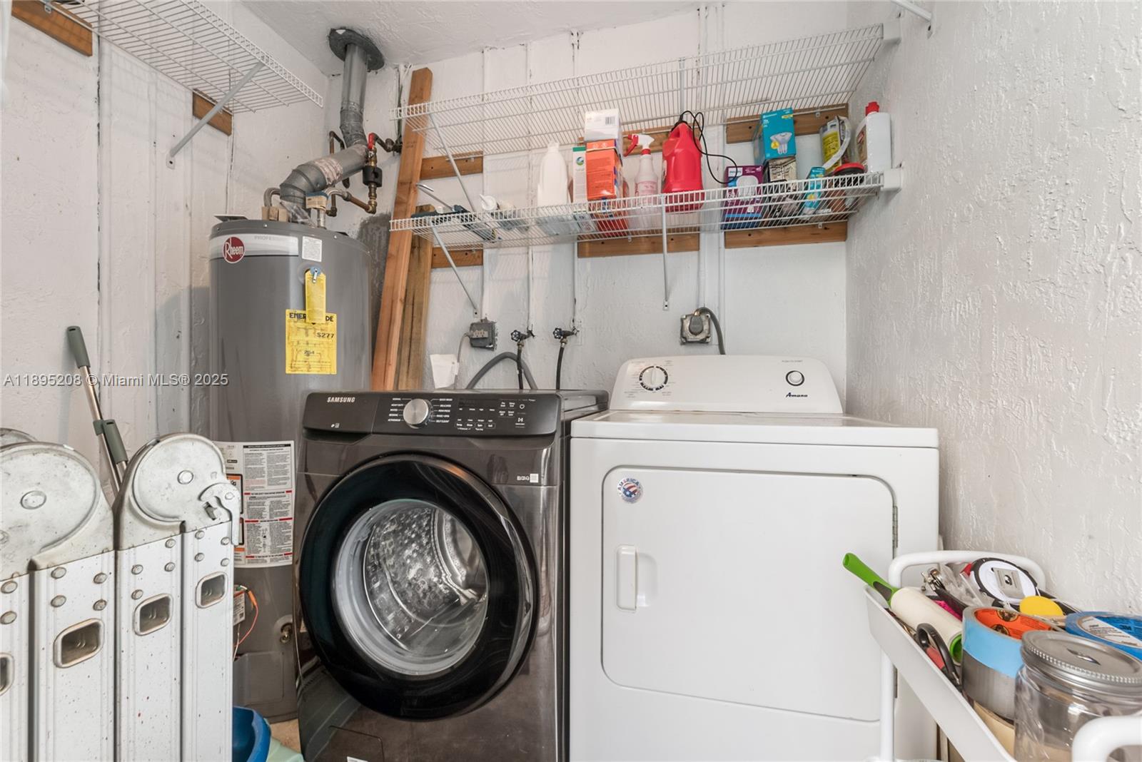 VILLAS OF DEERWOOD REPLAT - Residential