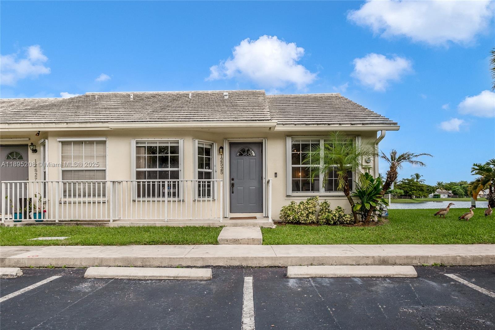 VILLAS OF DEERWOOD REPLAT - Residential