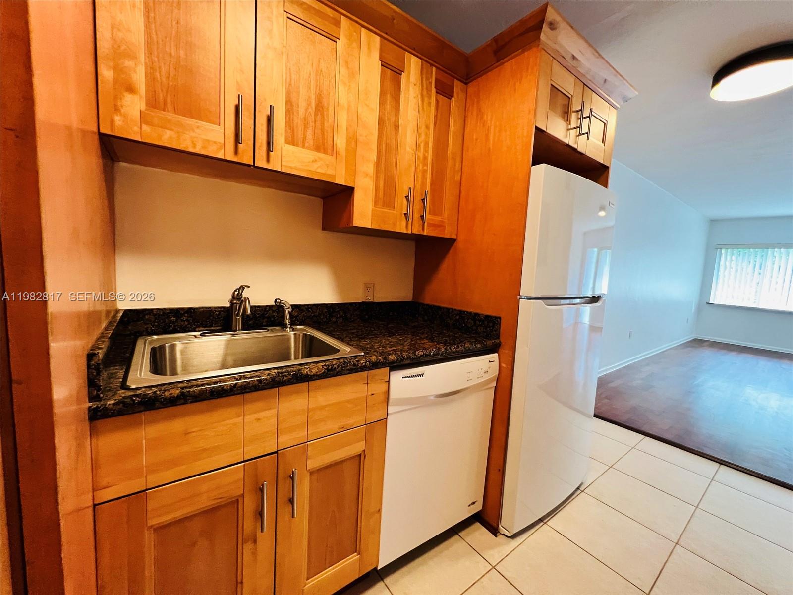 LUCY CONDO - Residential Lease