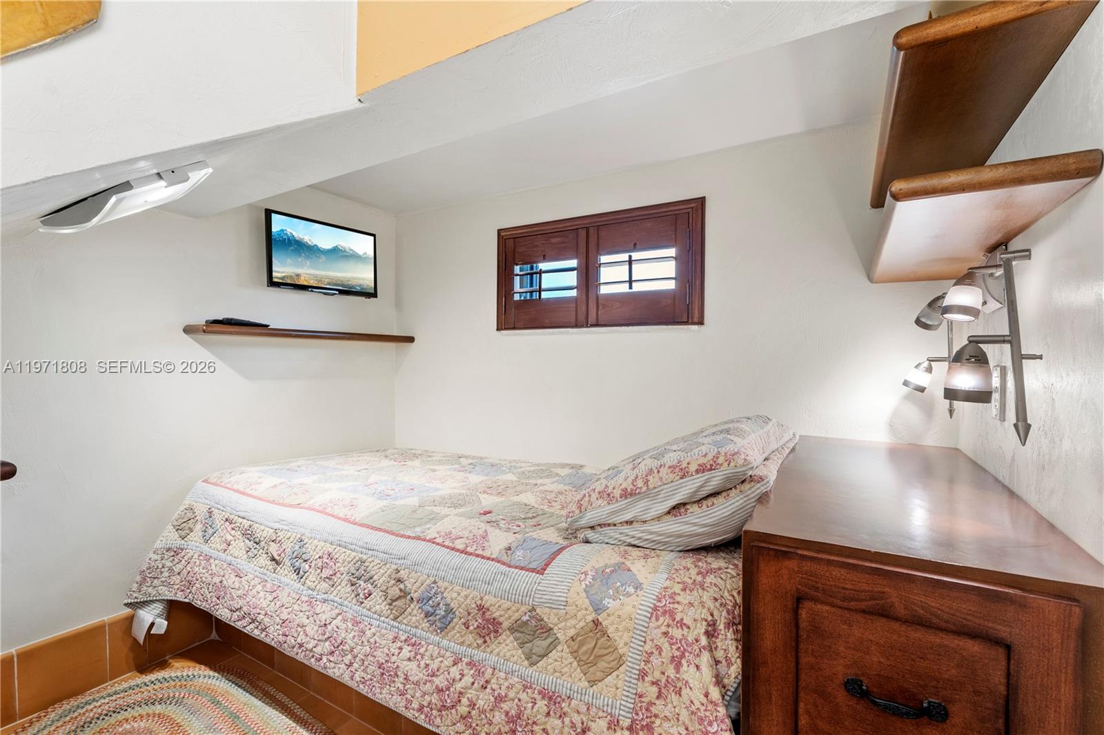 CAMNER GABLES 1ST ADDN - Residential