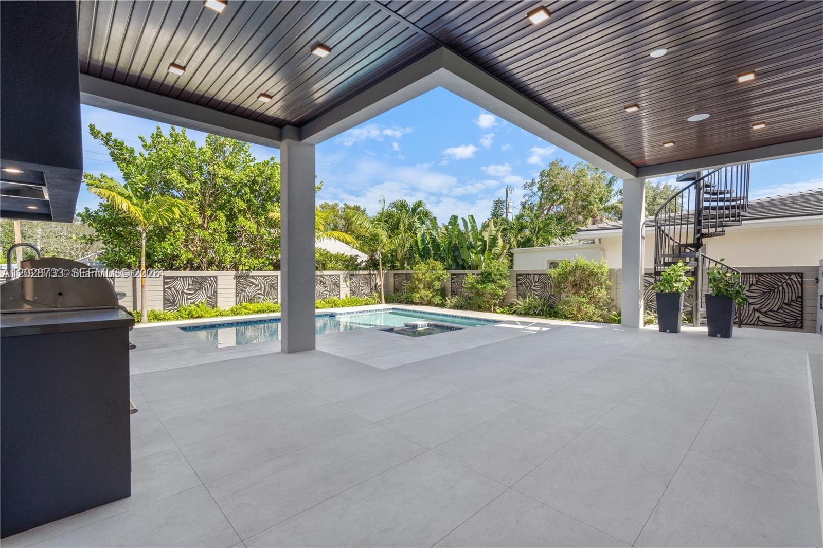 RIO VISTA ISLES - Residential Income