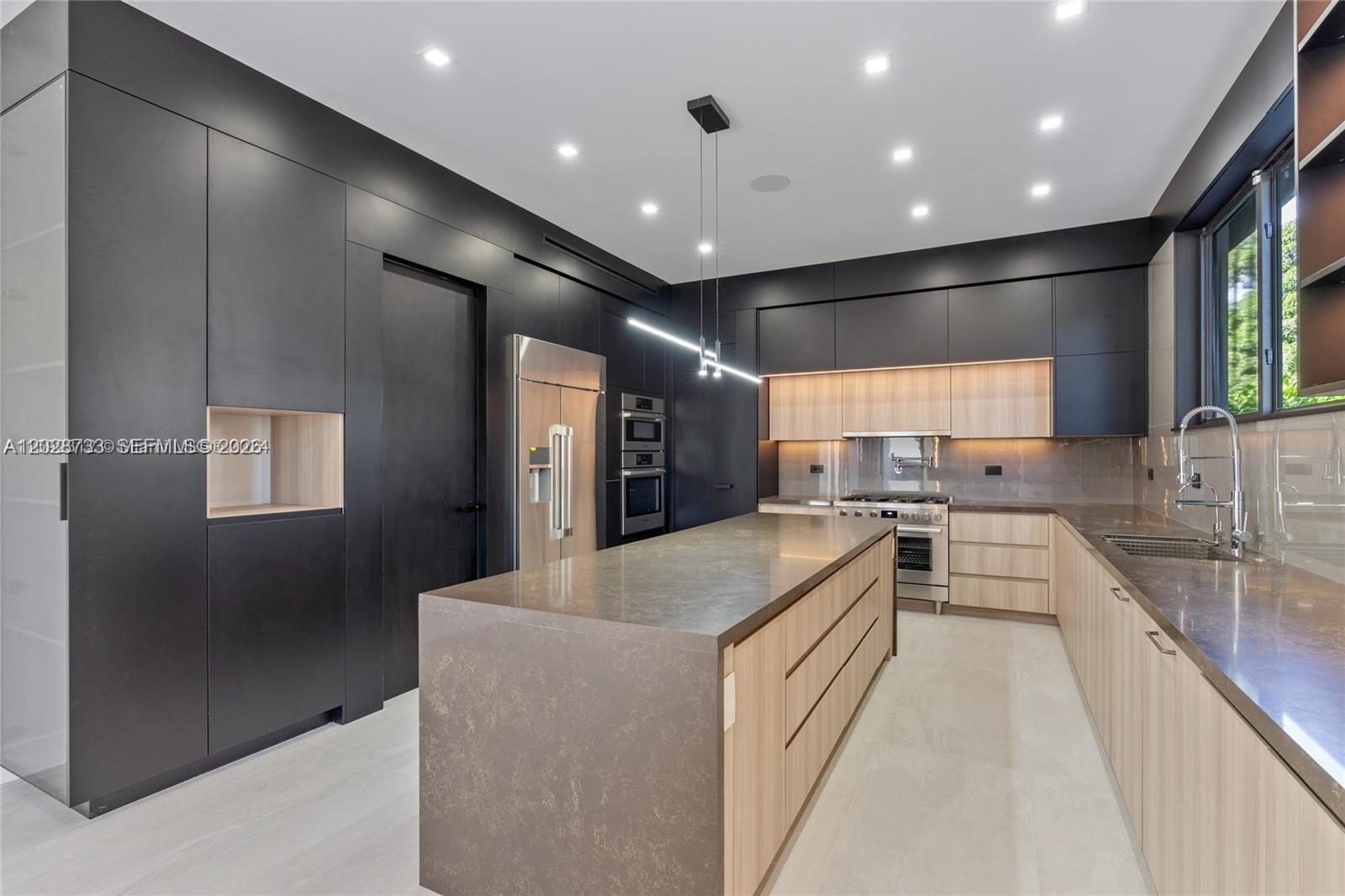 RIO VISTA ISLES - Residential Income