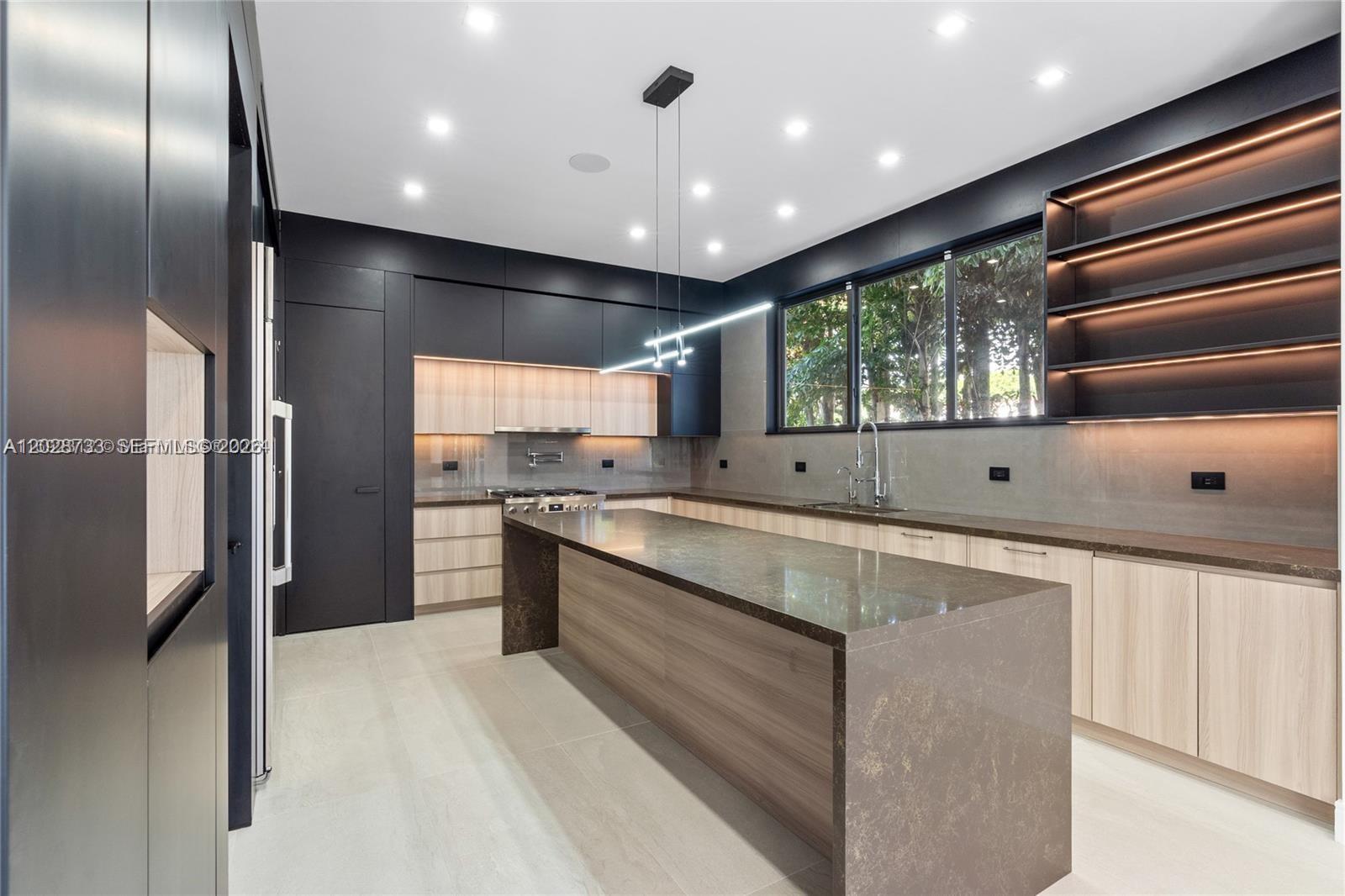 RIO VISTA ISLES - Residential Income